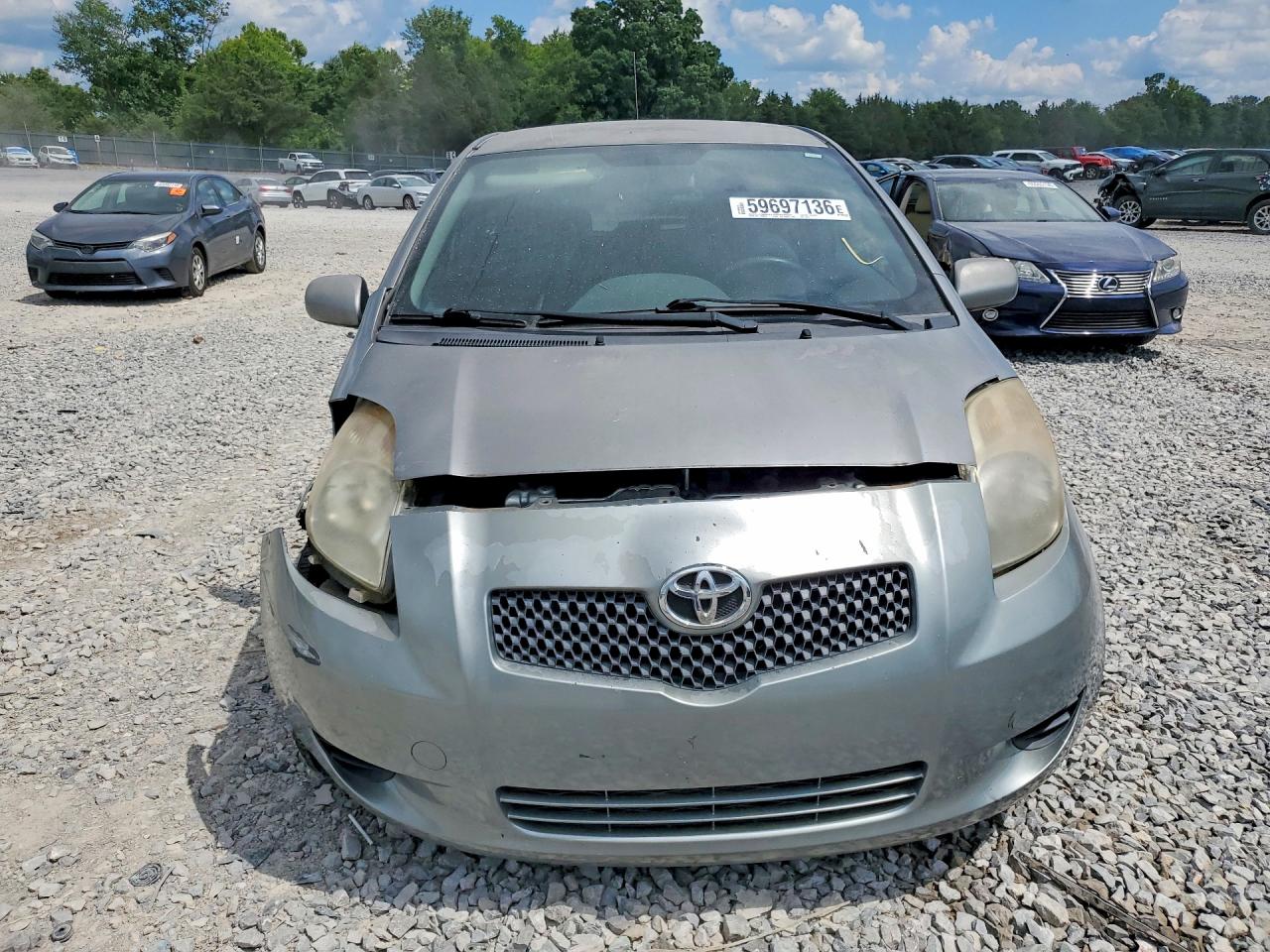 2008 Toyota Yaris Base Silver vin: JTDJT923085179517