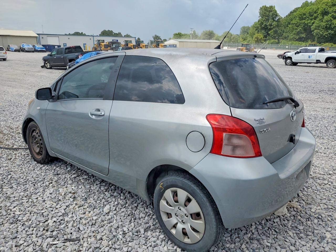 2008 Toyota Yaris Base Silver vin: JTDJT923085179517