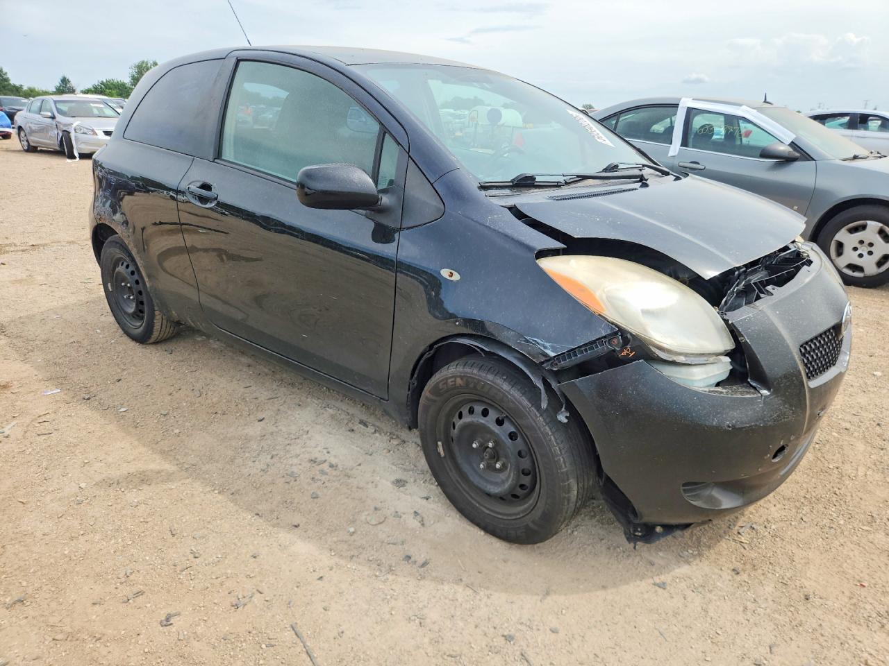 2008 Toyota Yaris Base Черный vin: JTDJT923085185303