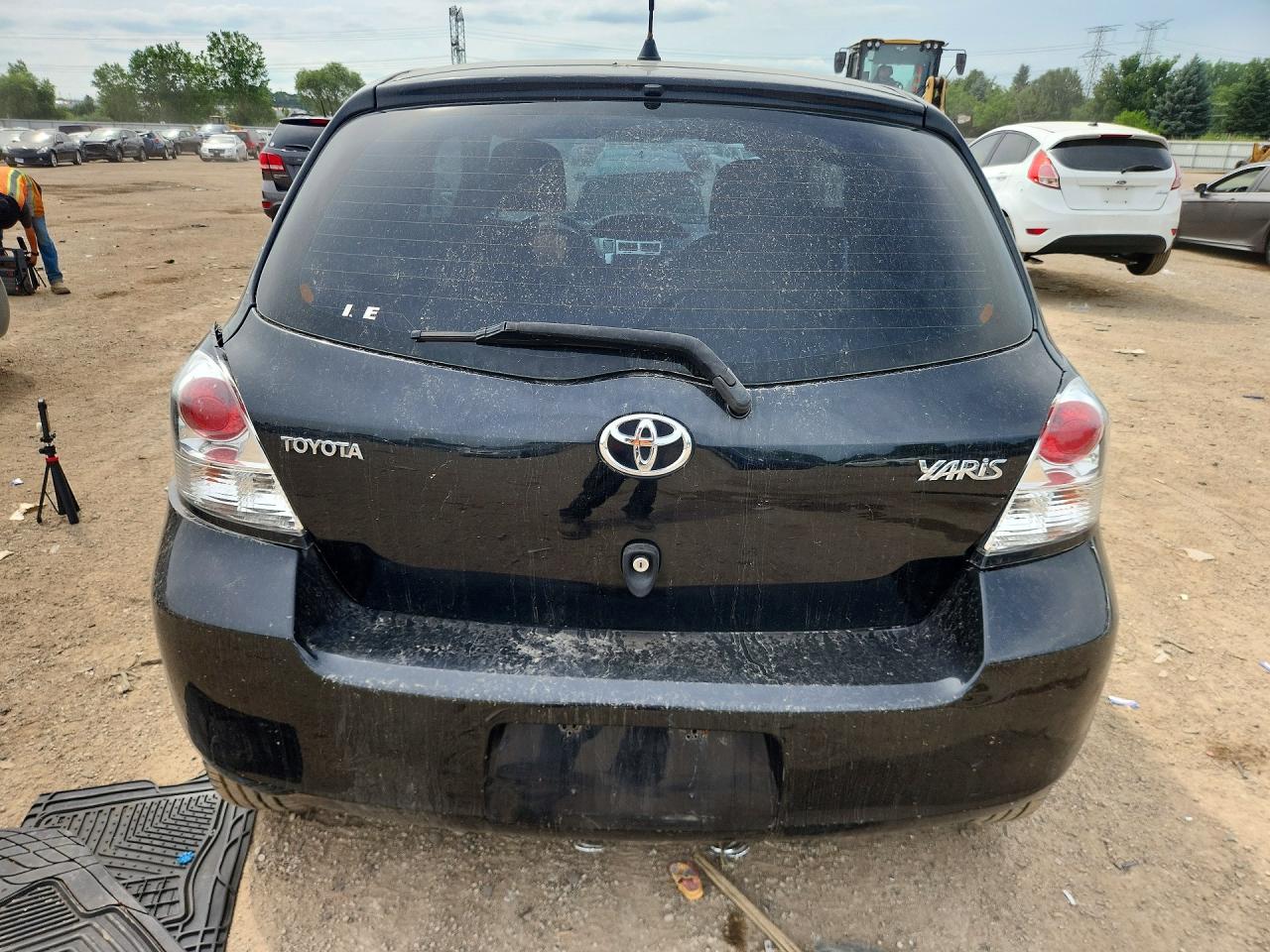 2008 Toyota Yaris Base Черный vin: JTDJT923085185303