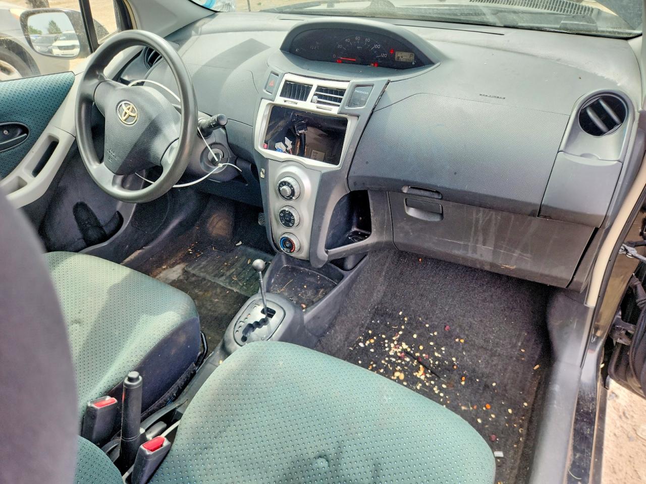 2008 Toyota Yaris Base Черный vin: JTDJT923085185303