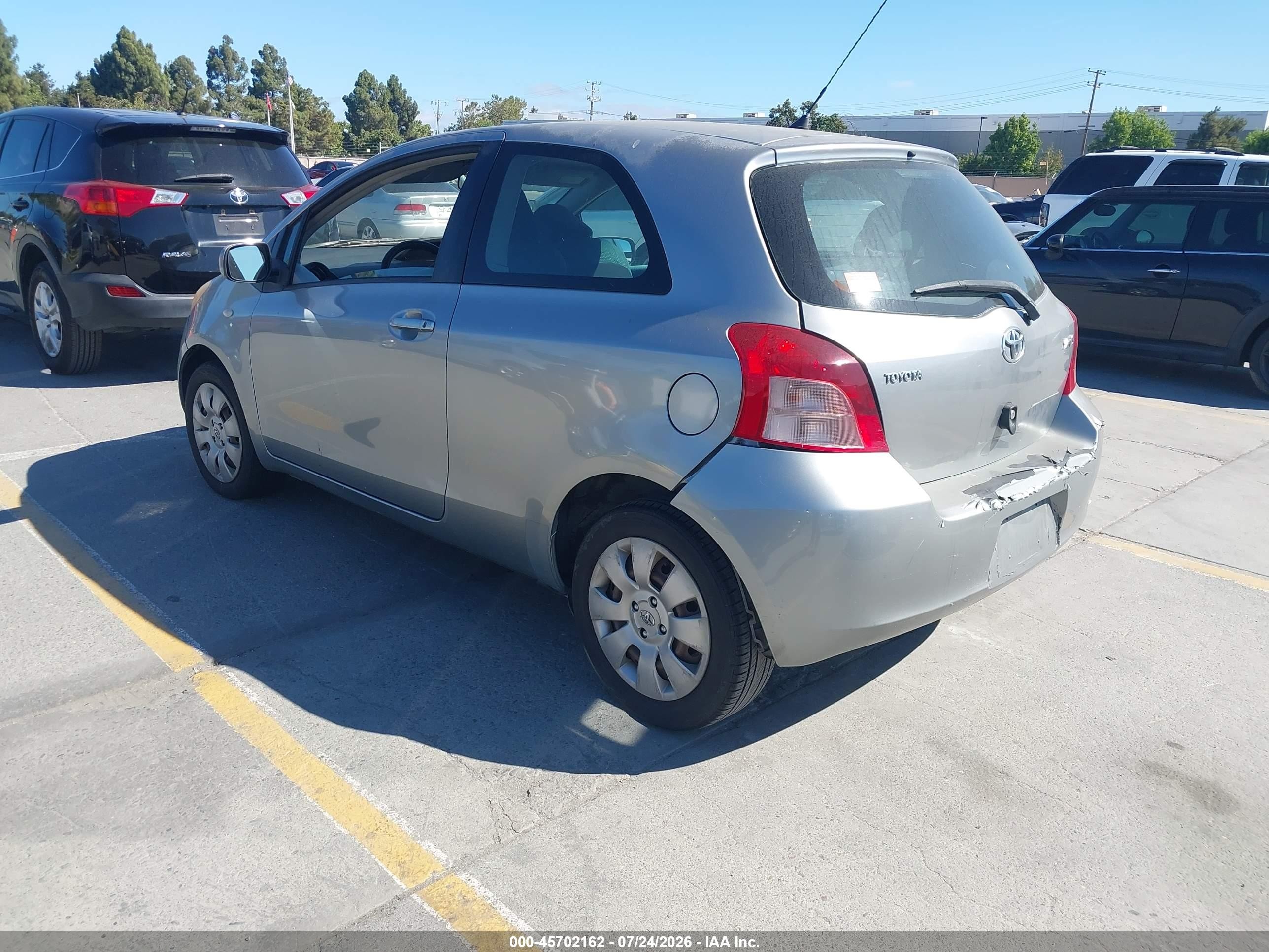 2007 Toyota Yaris   Серебряный vin: JTDJT923775099453