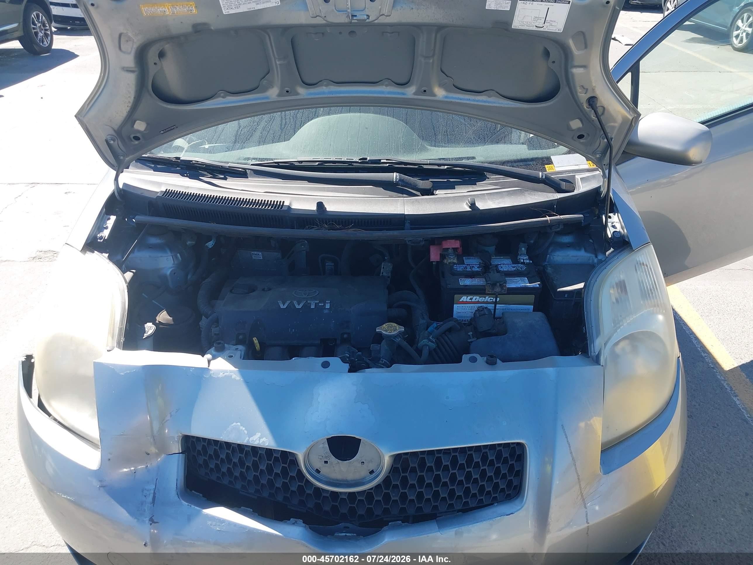 2007 Toyota Yaris   Серебряный vin: JTDJT923775099453