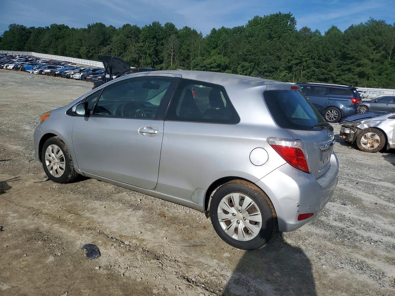 2012 Toyota Yaris 3-door L Серебряный vin: JTDJTUD30CD506450