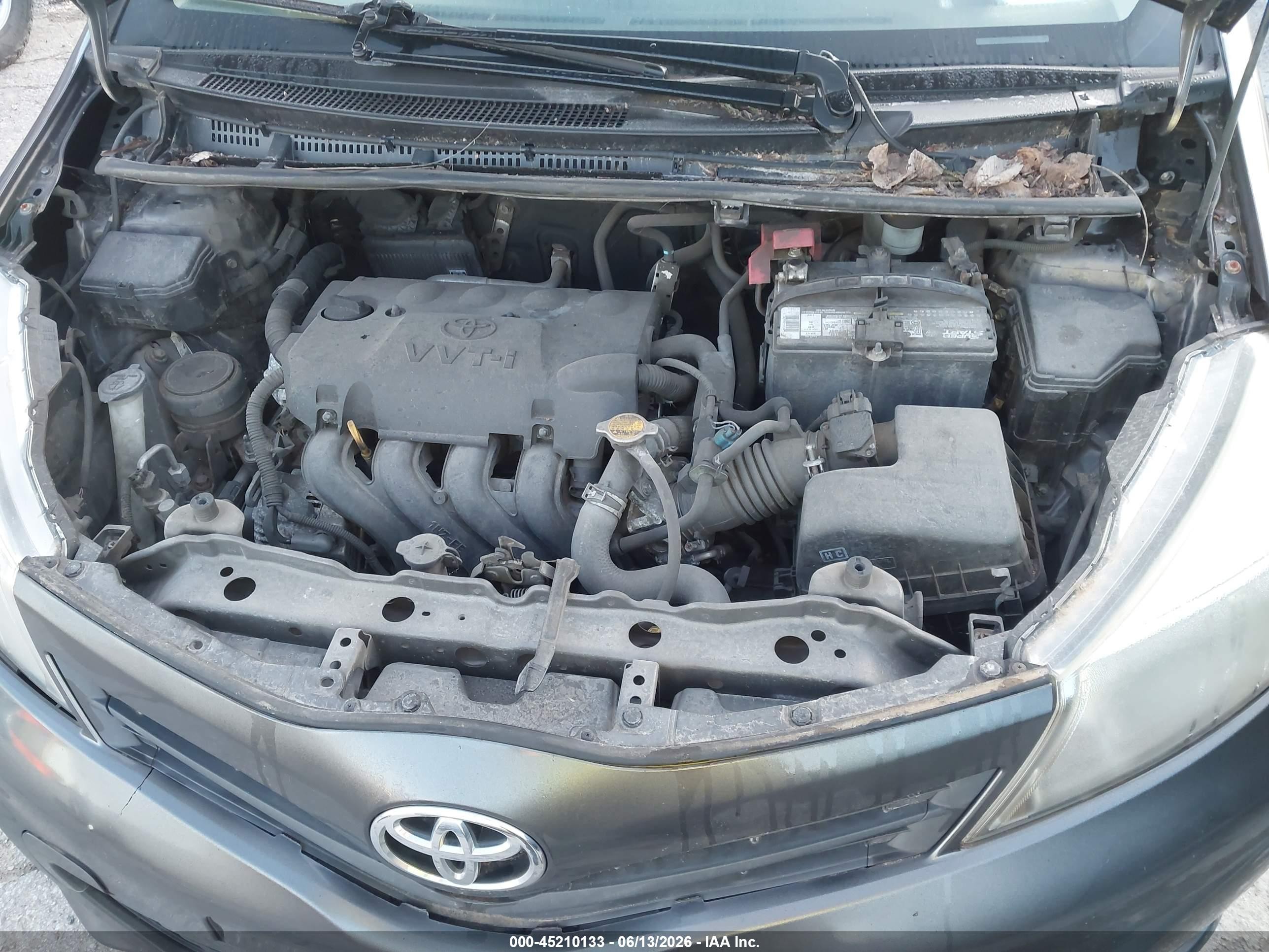 2012 Toyota Yaris Le Gray vin: JTDJTUD30CD508733
