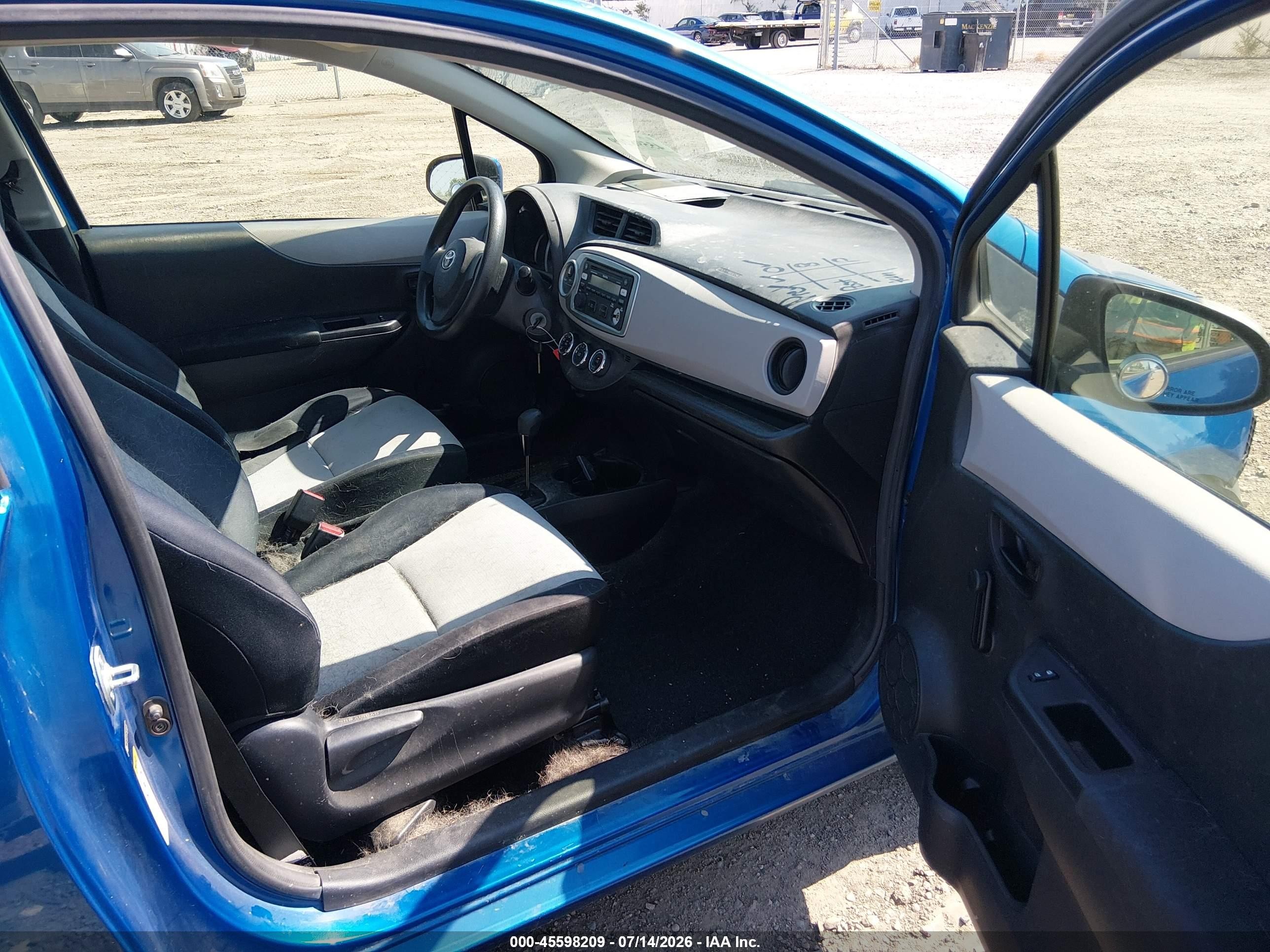 2012 Toyota Yaris L Синий vin: JTDJTUD31CD540655