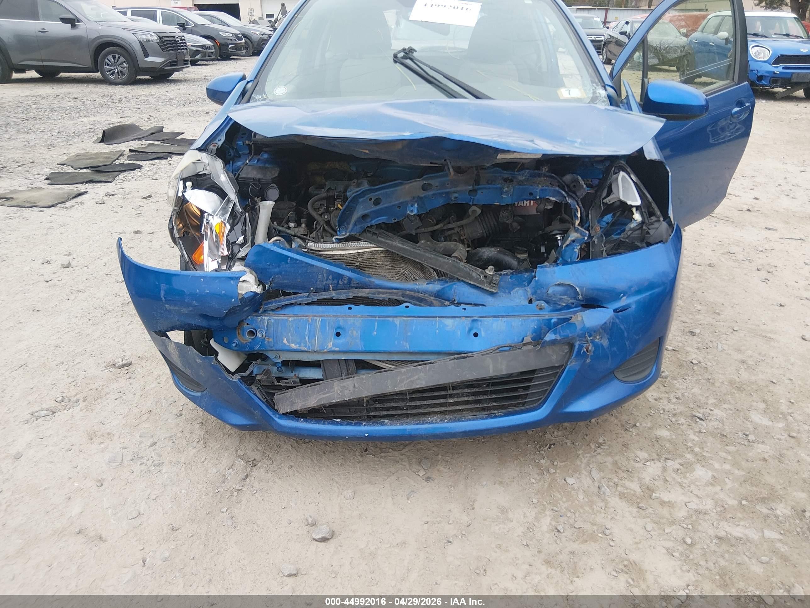 2014 Toyota Yaris L (tmc/cbu Plant) Blue vin: JTDJTUD31ED593133