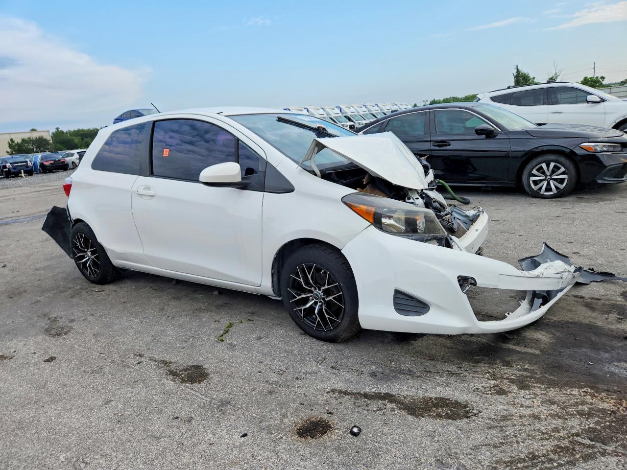 2012 Toyota Yaris 3-door L White vin: JTDJTUD32CD508698