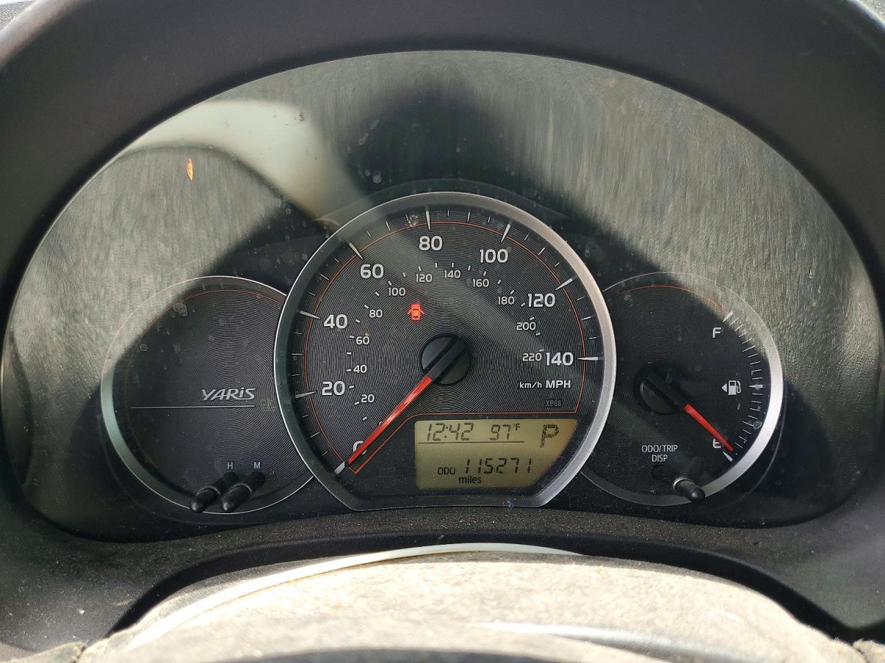 2012 Toyota Yaris 3-door L Silver vin: JTDJTUD34CD511358