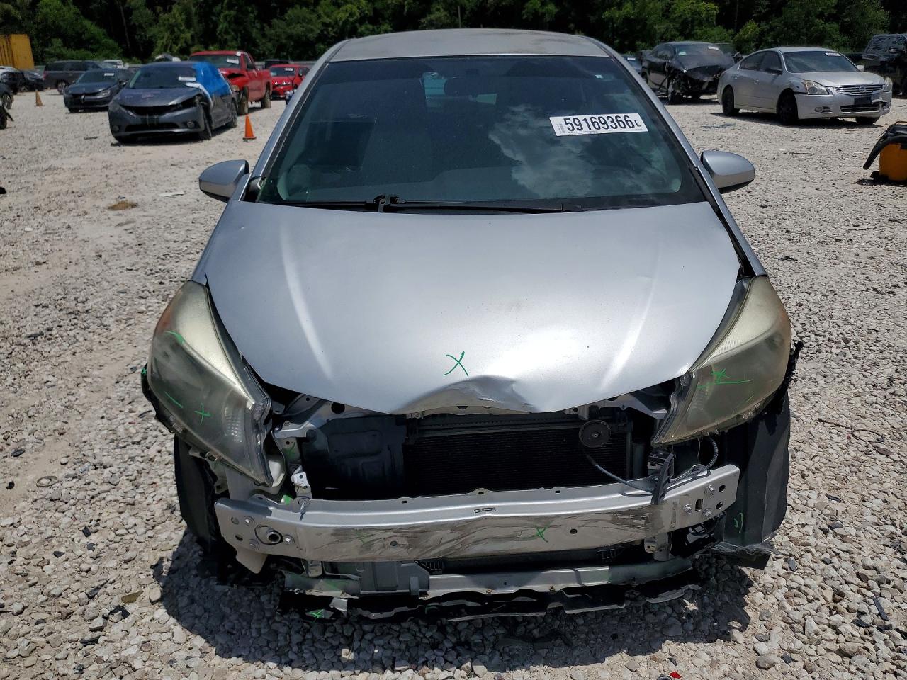 2012 Toyota Yaris 3-door L Silver vin: JTDJTUD34CD511358