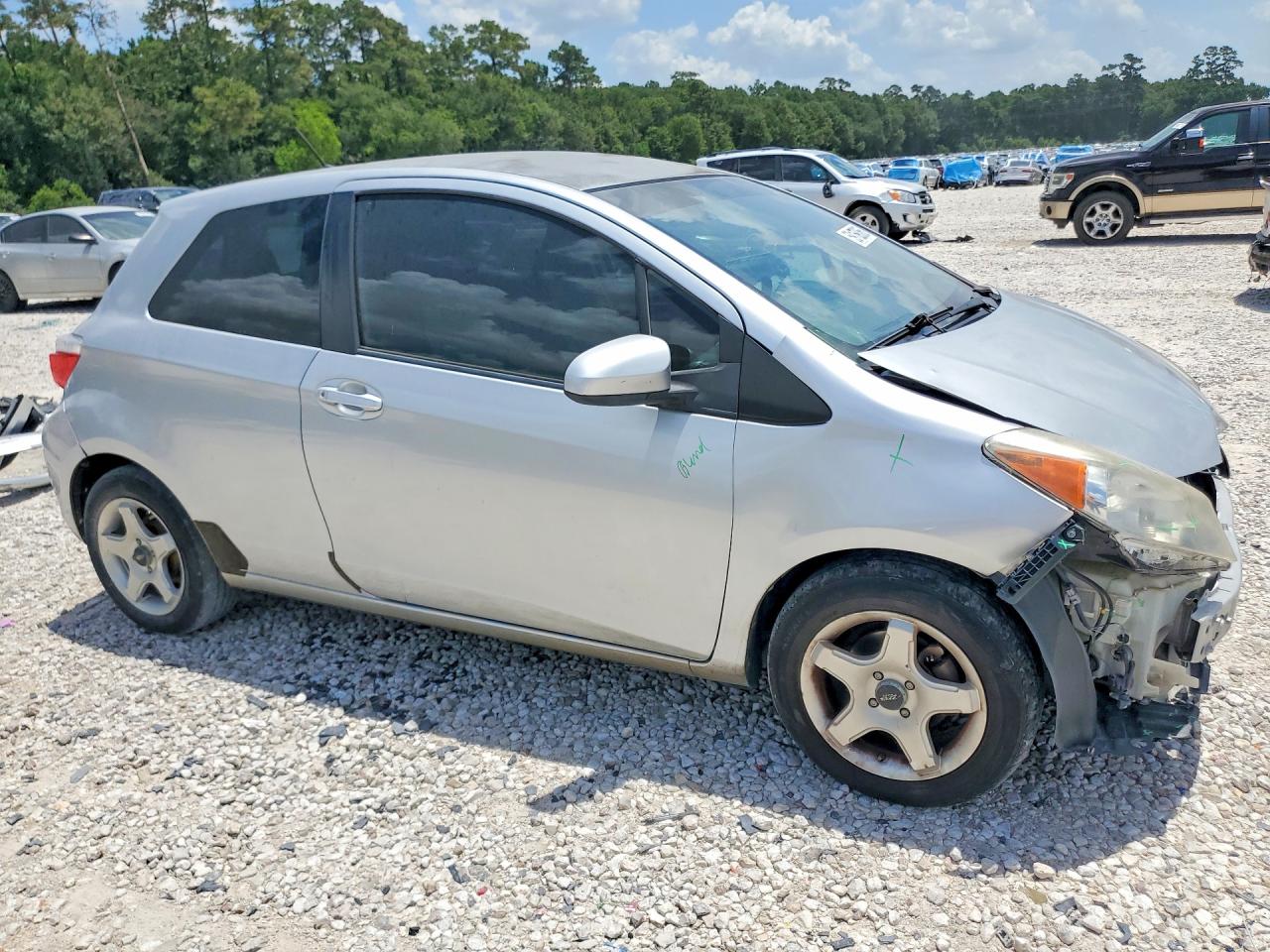 2012 Toyota Yaris 3-door L Silver vin: JTDJTUD34CD511358