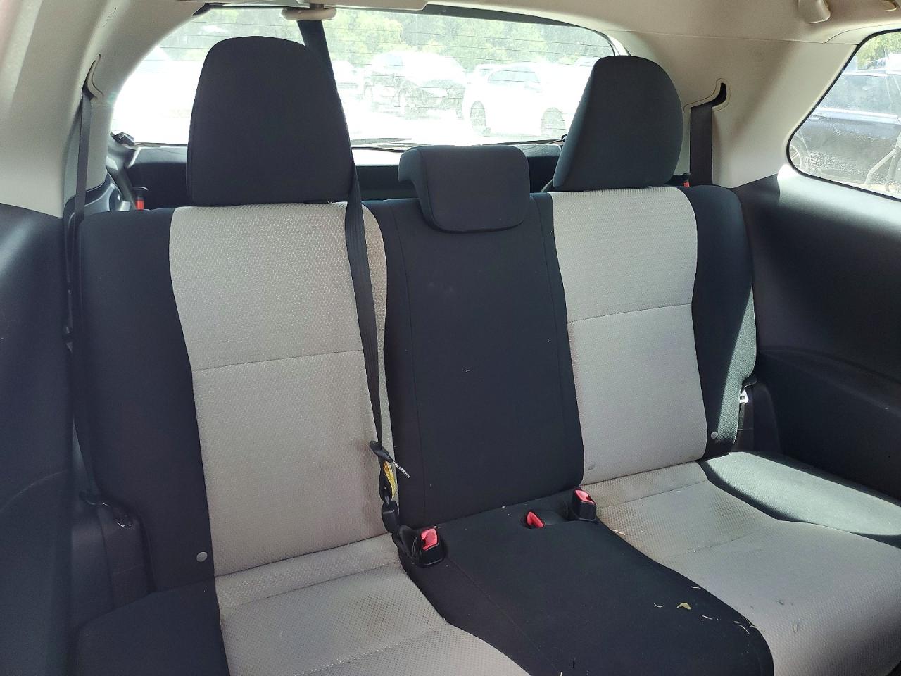 2012 Toyota Yaris 3-door L Silver vin: JTDJTUD34CD511358