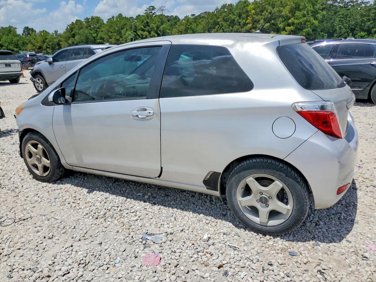 2012 Toyota Yaris 3-door L Silver vin: JTDJTUD34CD511358