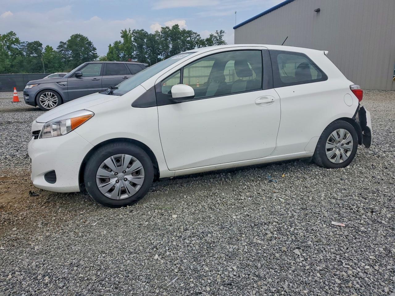2012 Toyota Yaris 3-door L White vin: JTDJTUD35CD541436