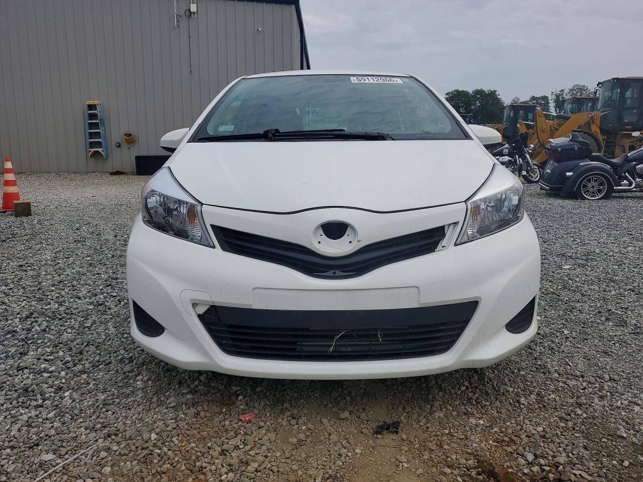 2012 Toyota Yaris 3-door L Белый vin: JTDJTUD35CD541436