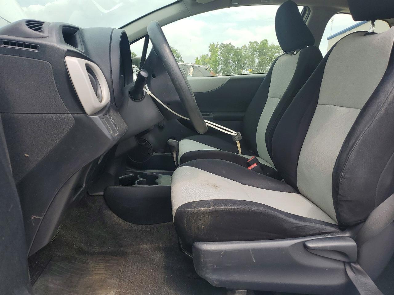 2012 Toyota Yaris 3-door L Белый vin: JTDJTUD35CD541436