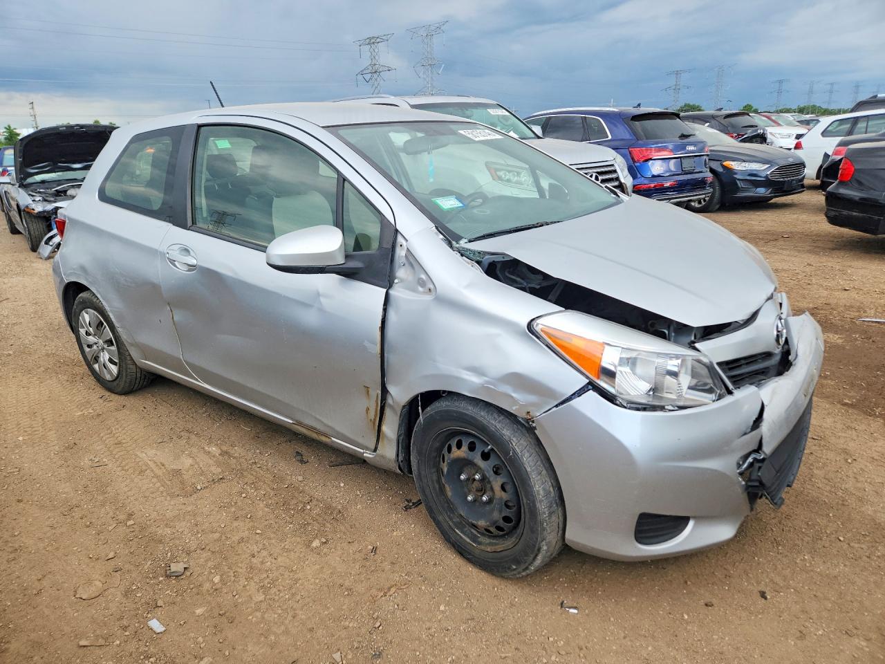 2014 Toyota Yaris 3-door L Серебряный vin: JTDJTUD35ED585276