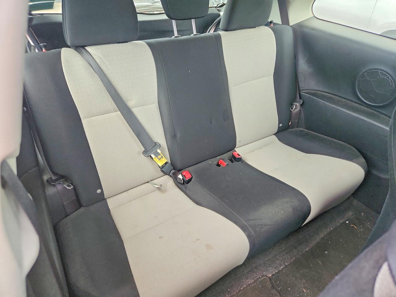 2014 Toyota Yaris 3-door L Серебряный vin: JTDJTUD35ED585276