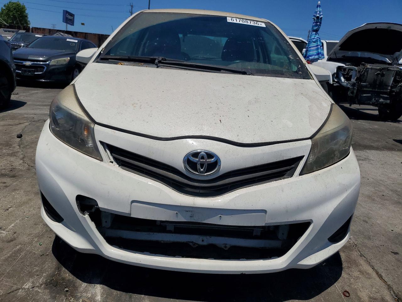 2012 Toyota Yaris 3-door Le White vin: JTDJTUD37CD507014