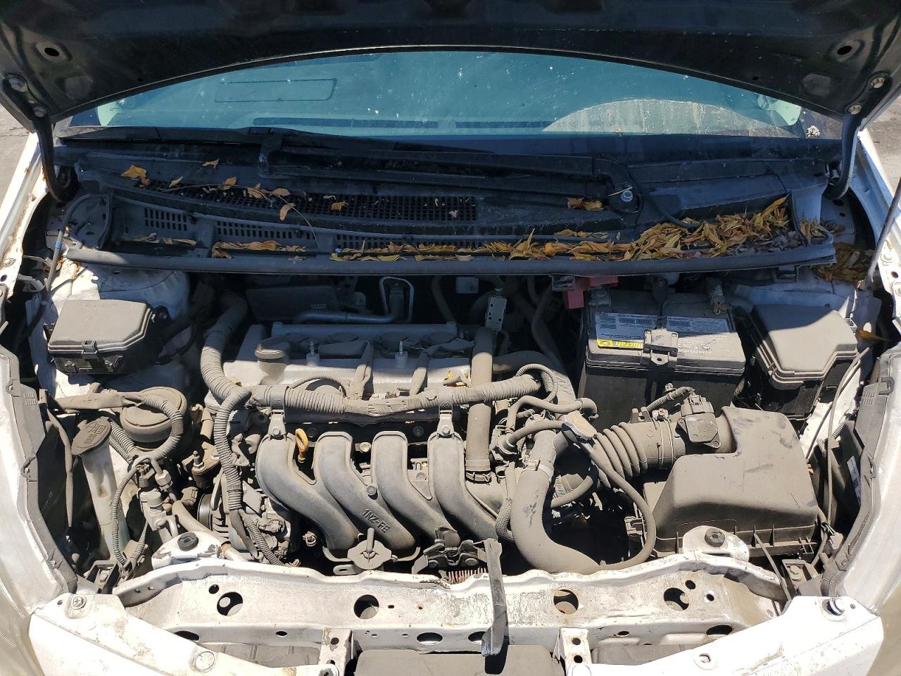 2012 Toyota Yaris 3-door Le White vin: JTDJTUD37CD507014