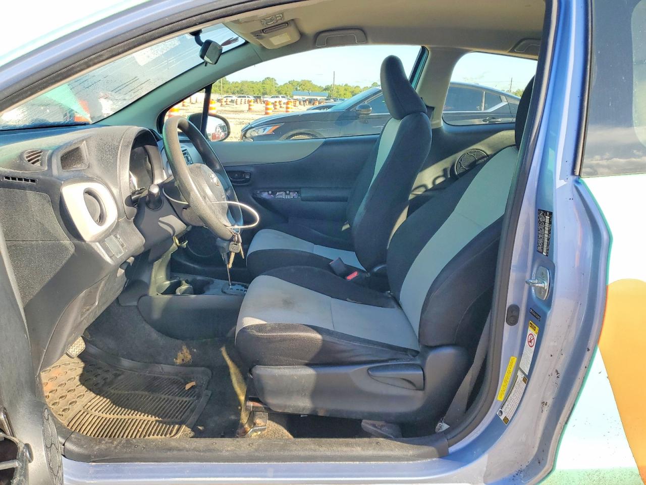 2012 Toyota Yaris 3-door L Green vin: JTDJTUD37CD541132