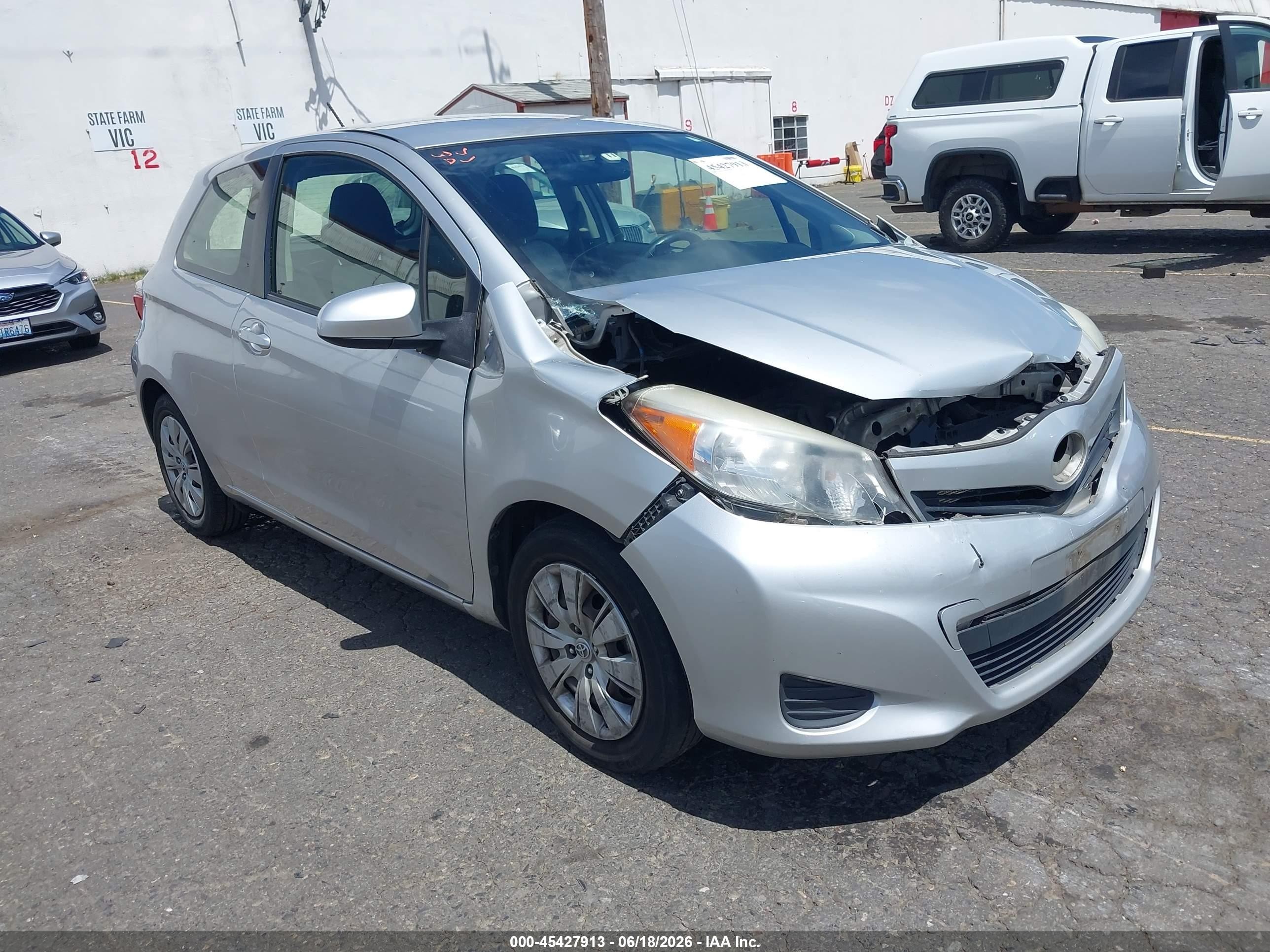 2013 Toyota Yaris Le Серебряный vin: JTDJTUD38DD552884