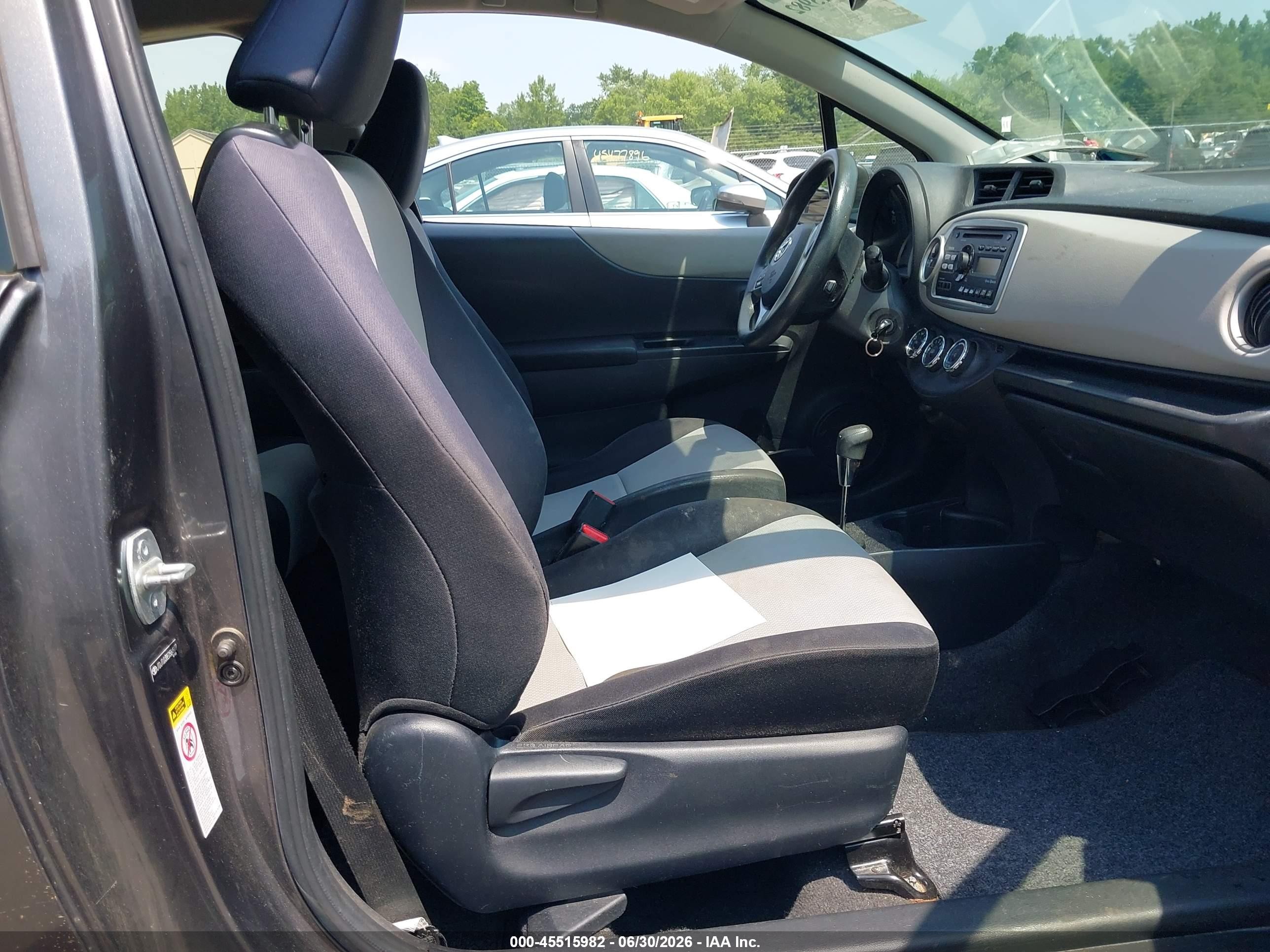 2014 Toyota Yaris Le (tmc/cbu Plant) Gray vin: JTDJTUD38ED584977