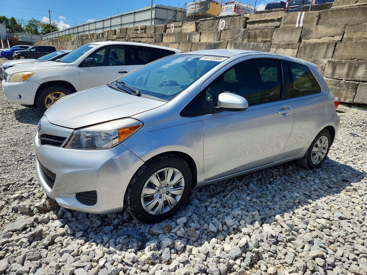 2012 Toyota Yaris 3-door L Silver vin: JTDJTUD39CD520623