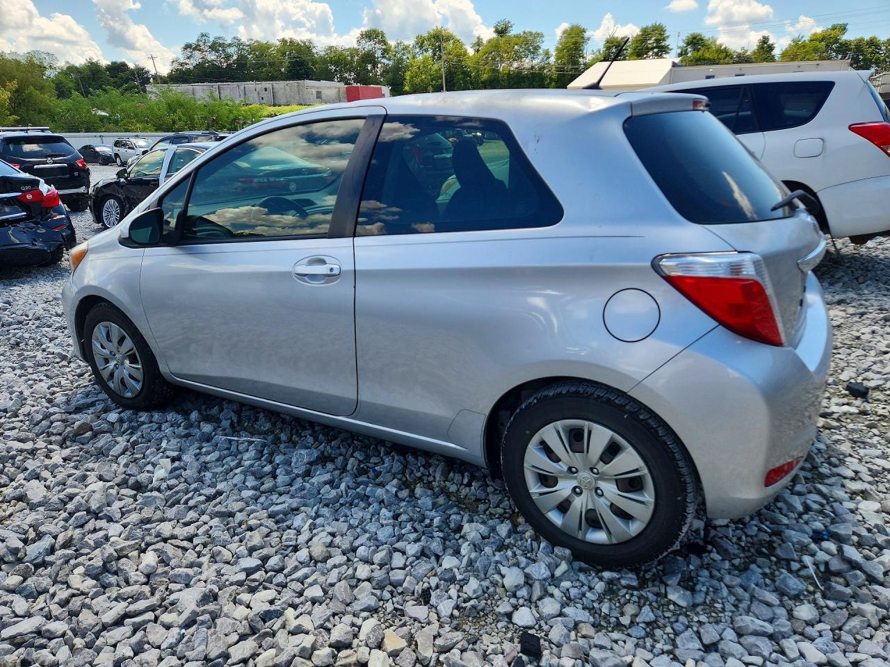 2012 Toyota Yaris 3-door L Silver vin: JTDJTUD39CD520623
