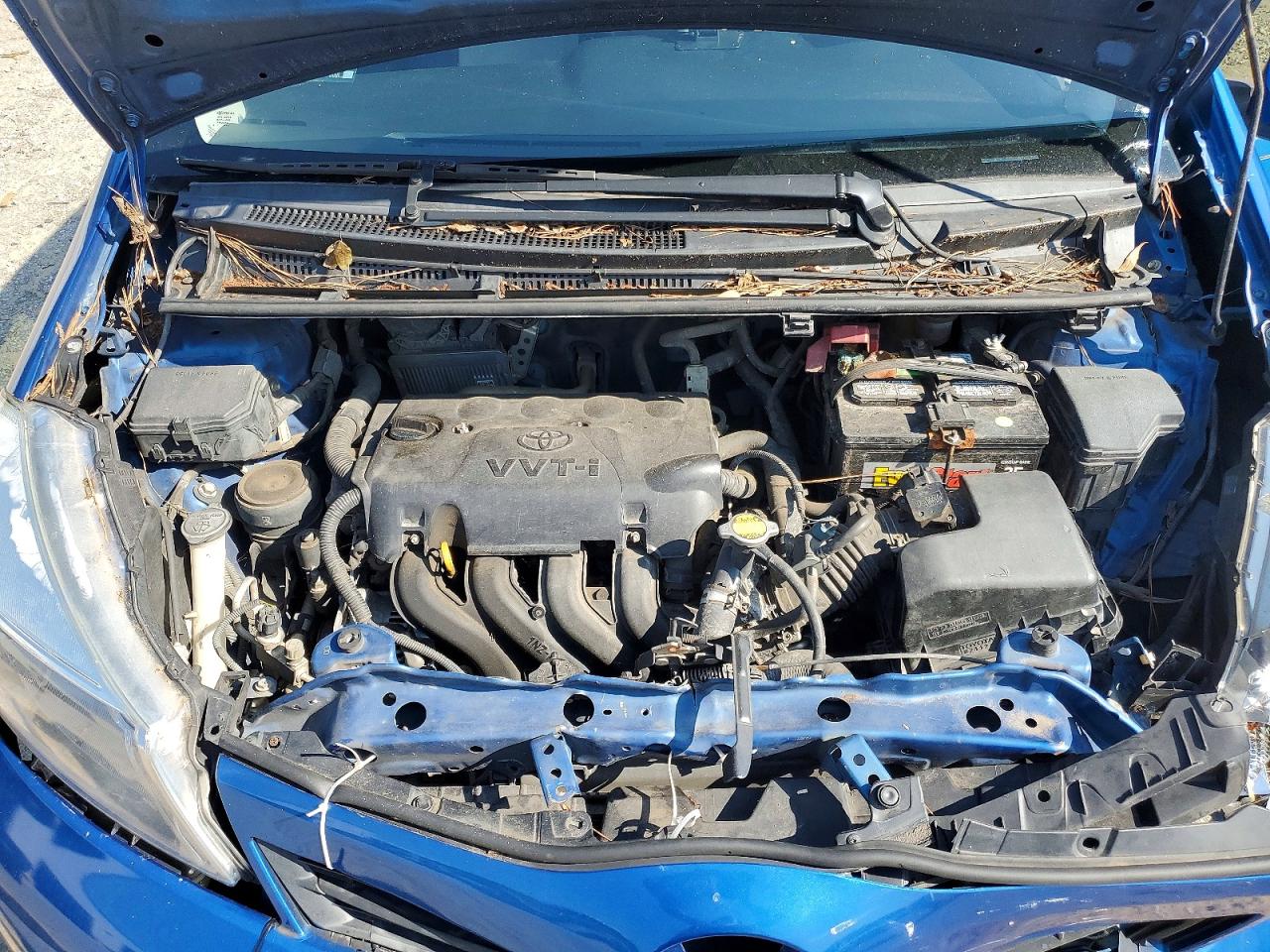 2012 Toyota Yaris 3-door L Blue vin: JTDJTUD39CD542184