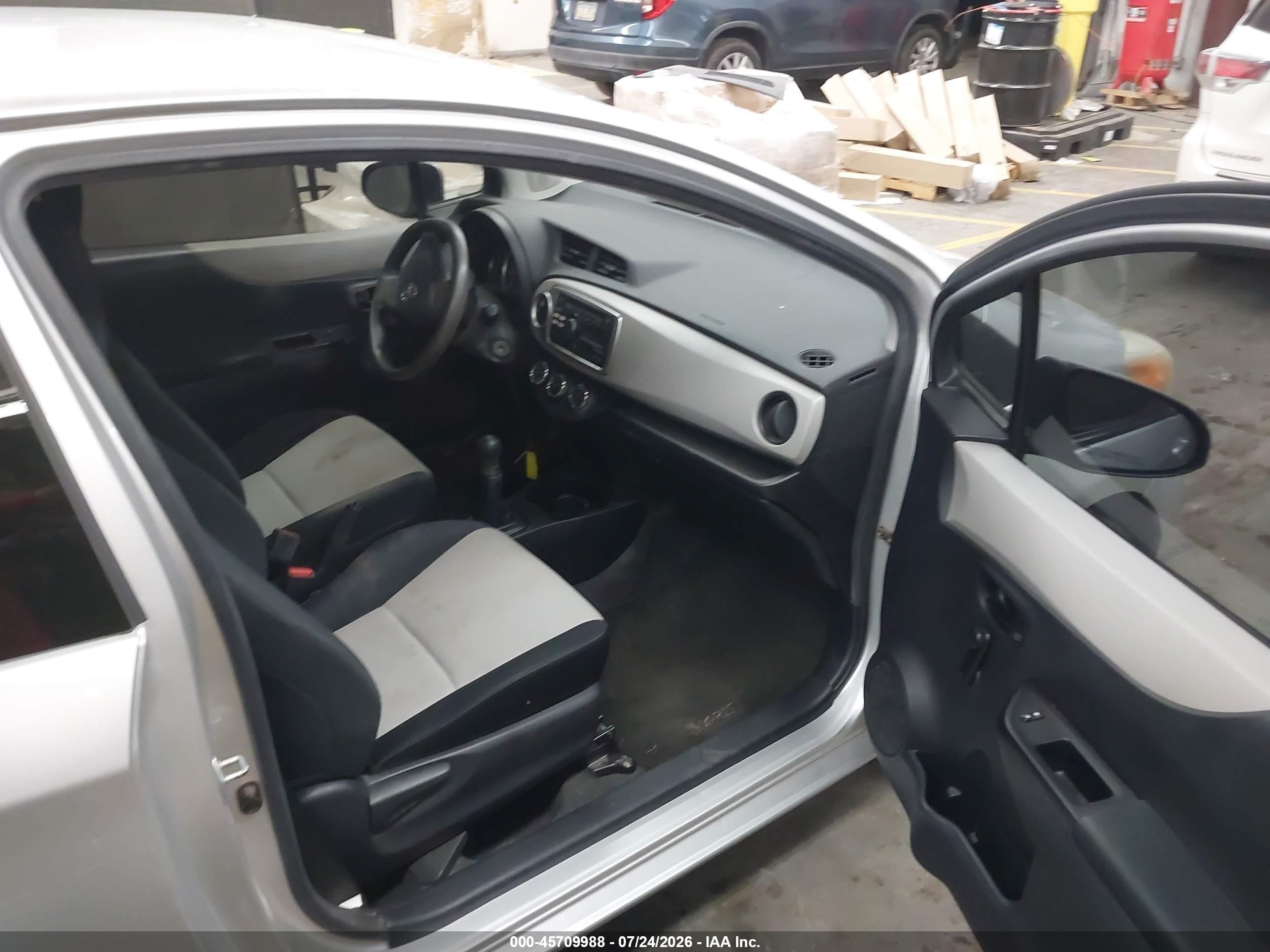 2013 Toyota Yaris L Gray vin: JTDJTUD39DD561075