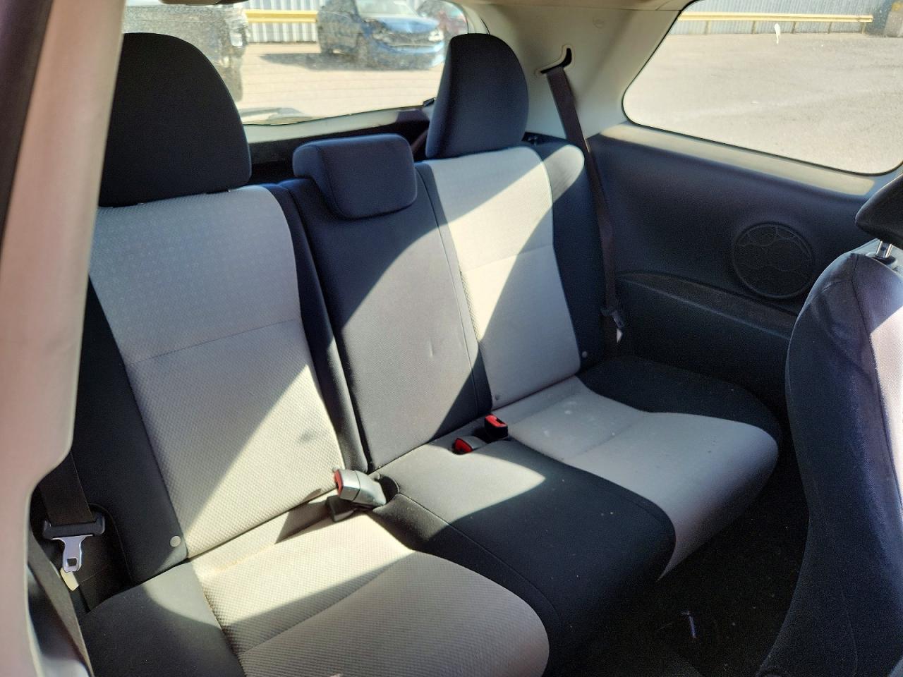 2012 Toyota Yaris 3-door Le Белый vin: JTDJTUD3XCD511221