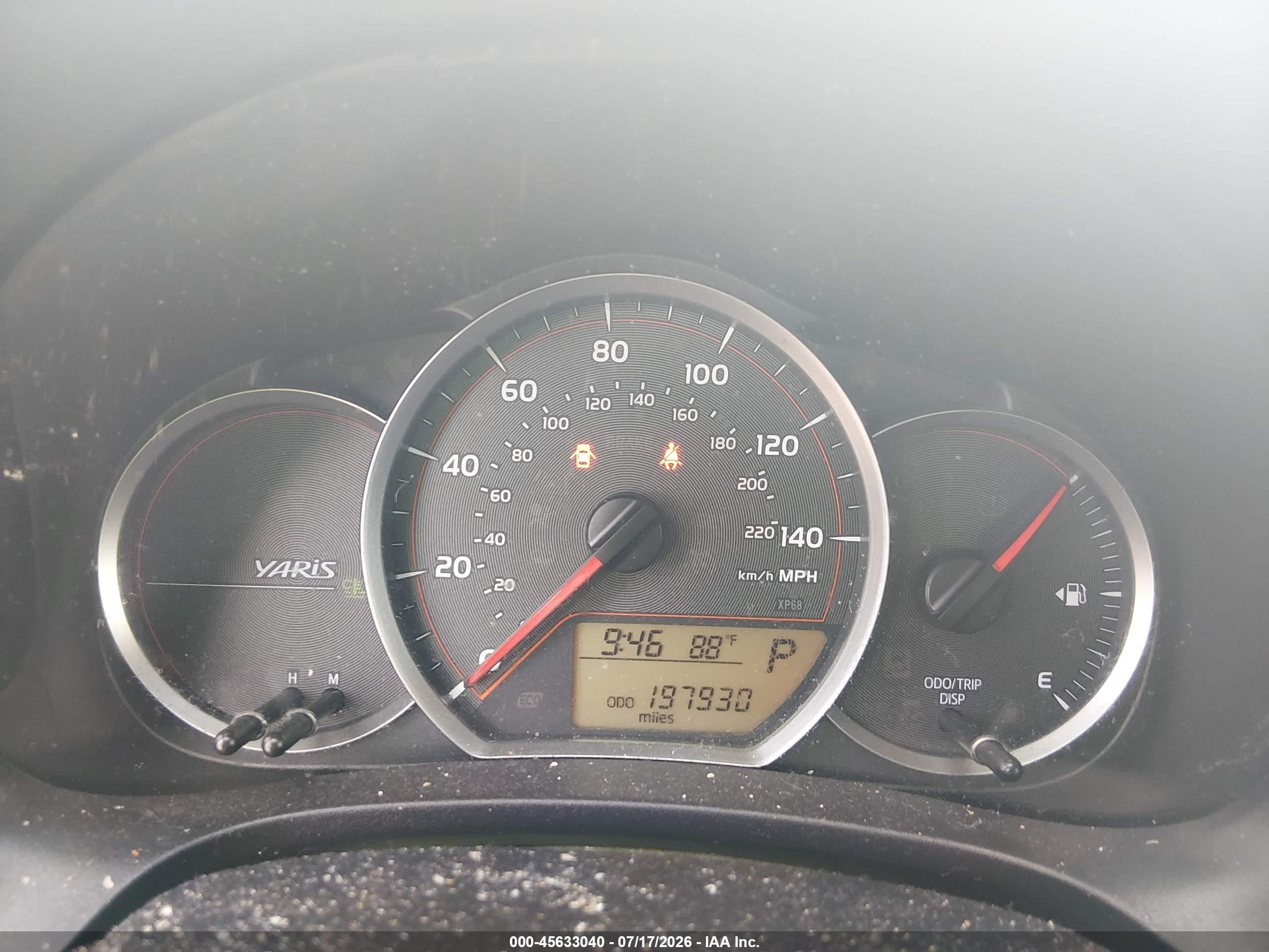 2012 Toyota Yaris Le Серебряный vin: JTDJTUD3XCD528780