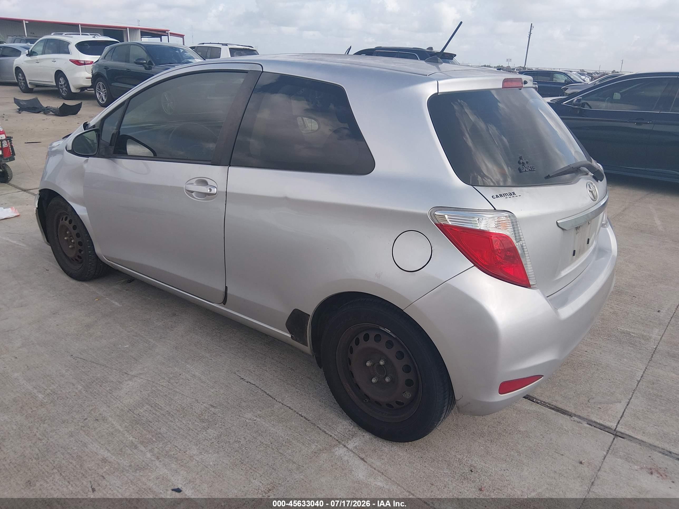 2012 Toyota Yaris Le Серебряный vin: JTDJTUD3XCD528780