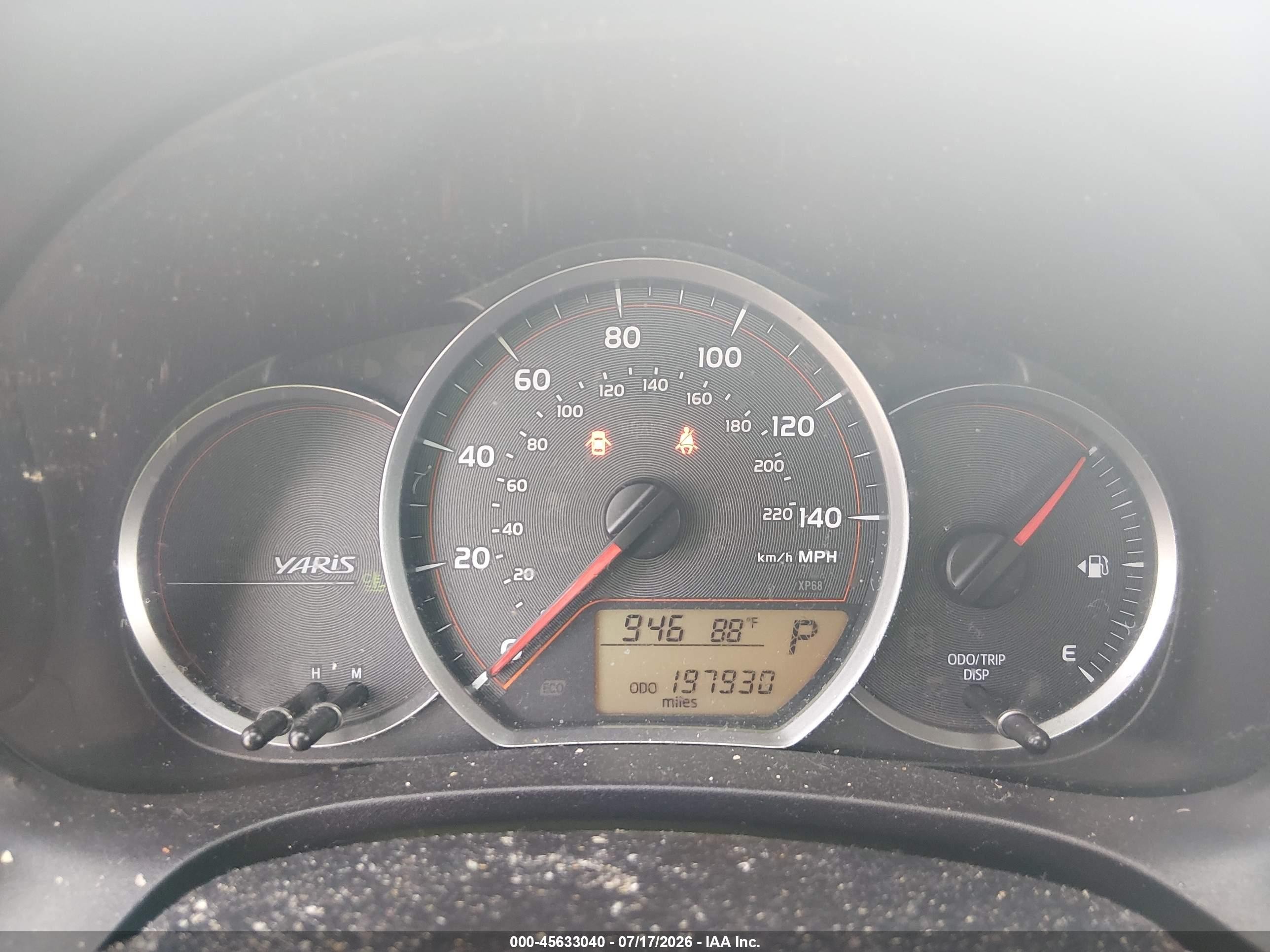 2012 Toyota Yaris Le Серебряный vin: JTDJTUD3XCD528780