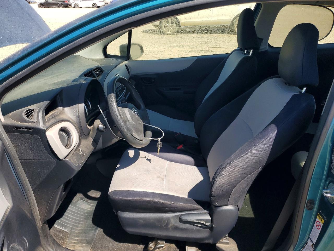2012 Toyota Yaris 3-door L Turquoise vin: JTDJTUD3XCD537592
