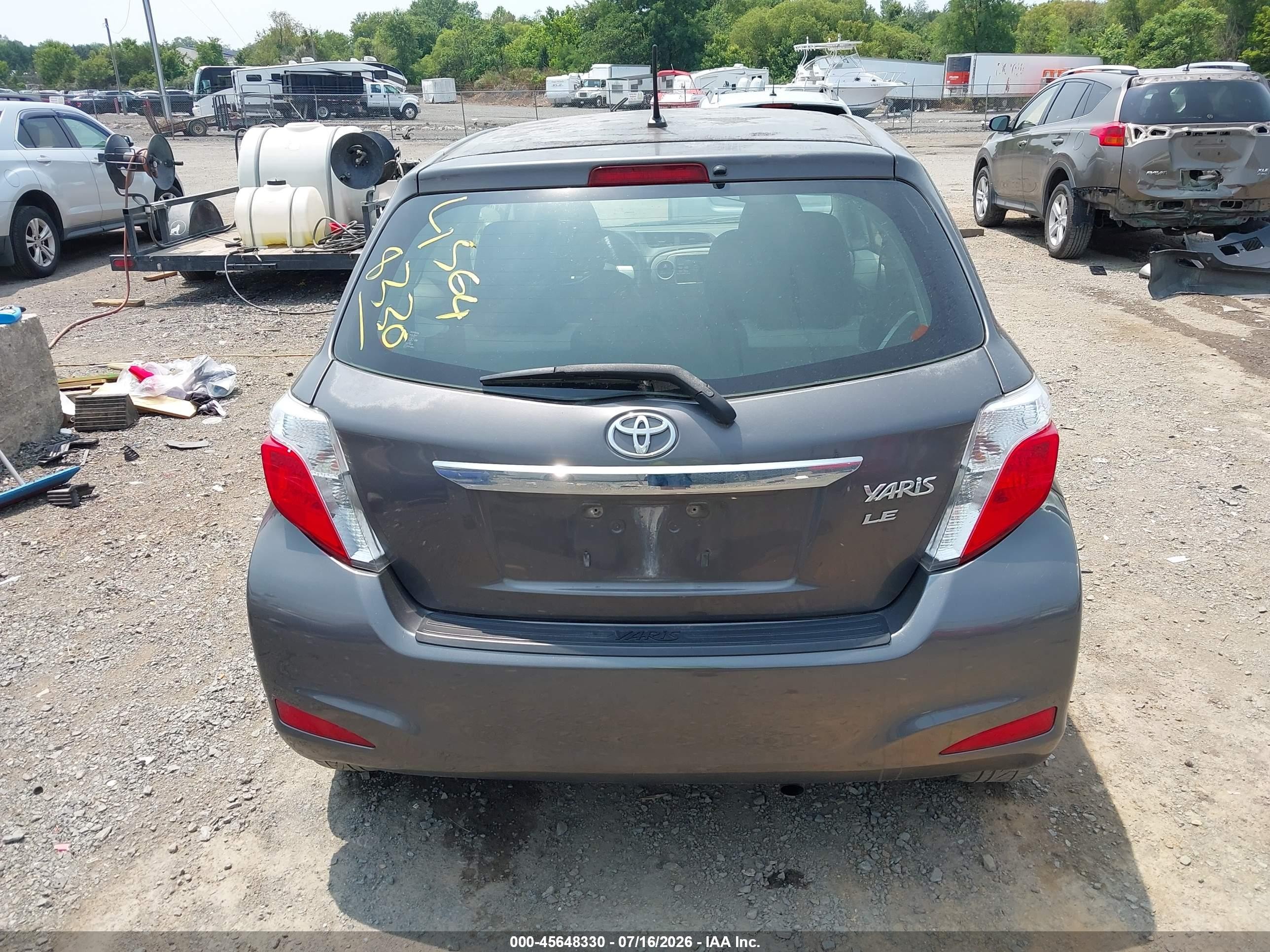 2012 Toyota Yaris Le Gray vin: JTDJTUD3XCD540038