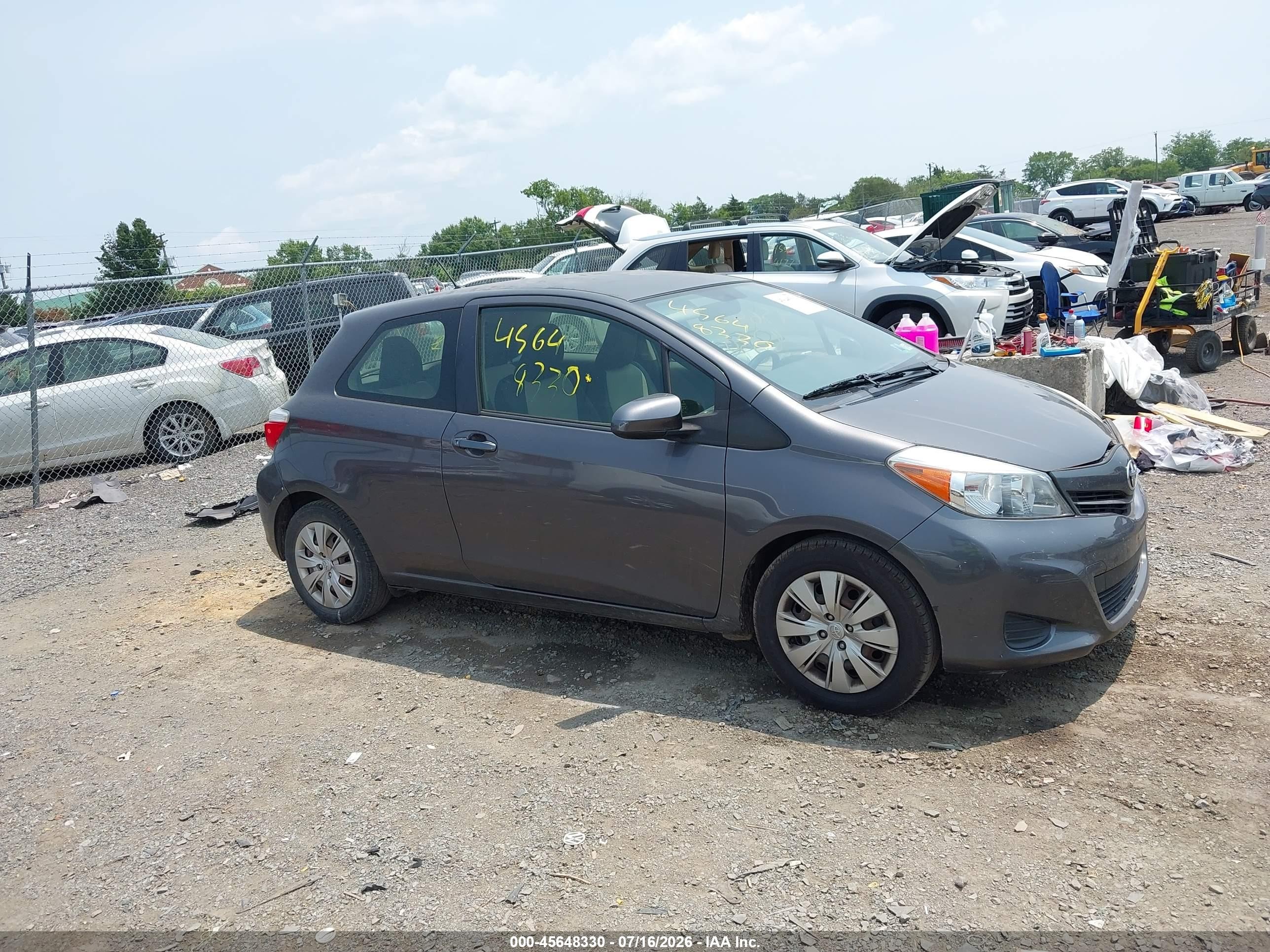 2012 Toyota Yaris Le Gray vin: JTDJTUD3XCD540038