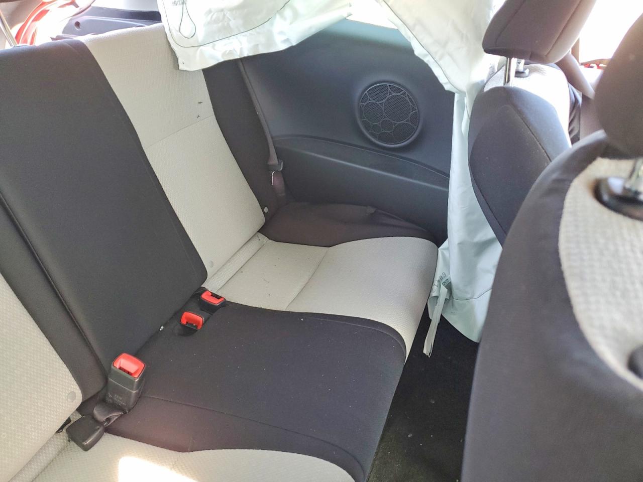 2014 Toyota Yaris 3-door Le Red vin: JTDJTUD3XED584625