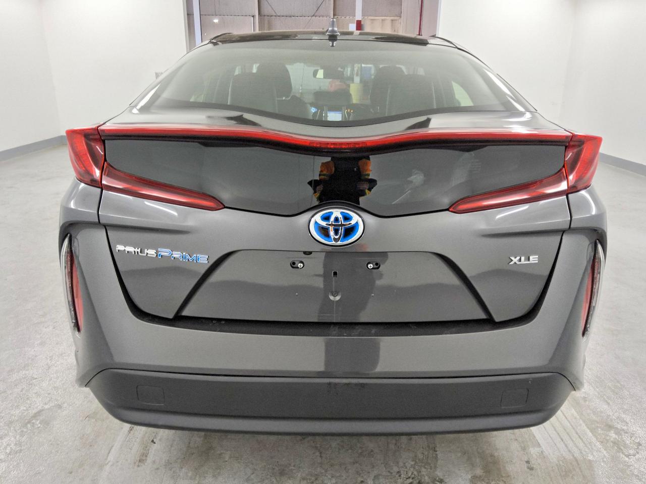 2022 Toyota Prius Prime Xle Серый vin: JTDKAMFP0N3219502