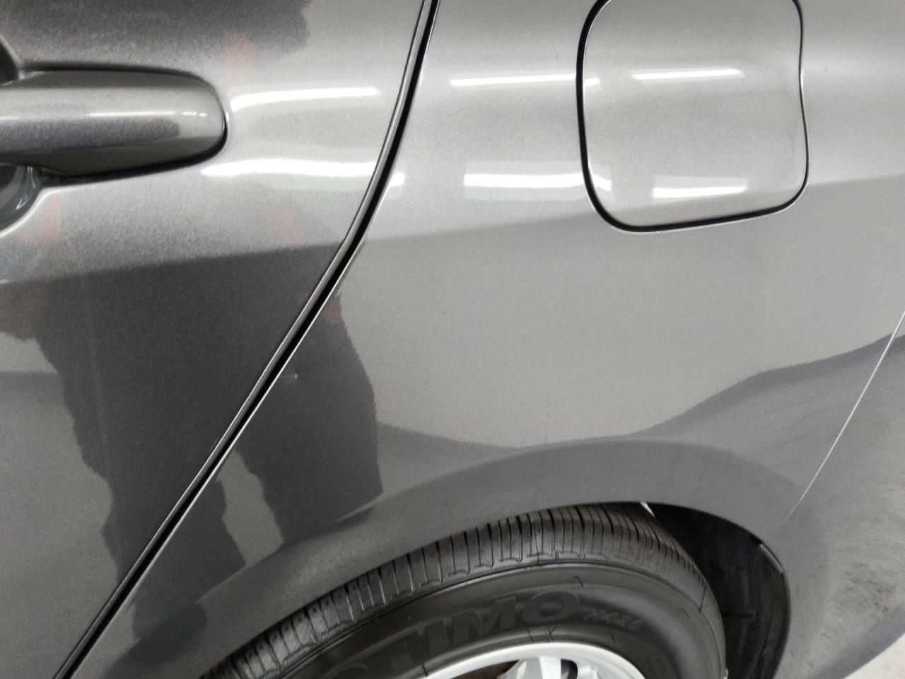 2022 Toyota Prius Prime Xle Серый vin: JTDKAMFP0N3219502 Damage: Left Qtr Panel, Dent(S) W/ Paint Dmg, 1/2 To 1 Inch