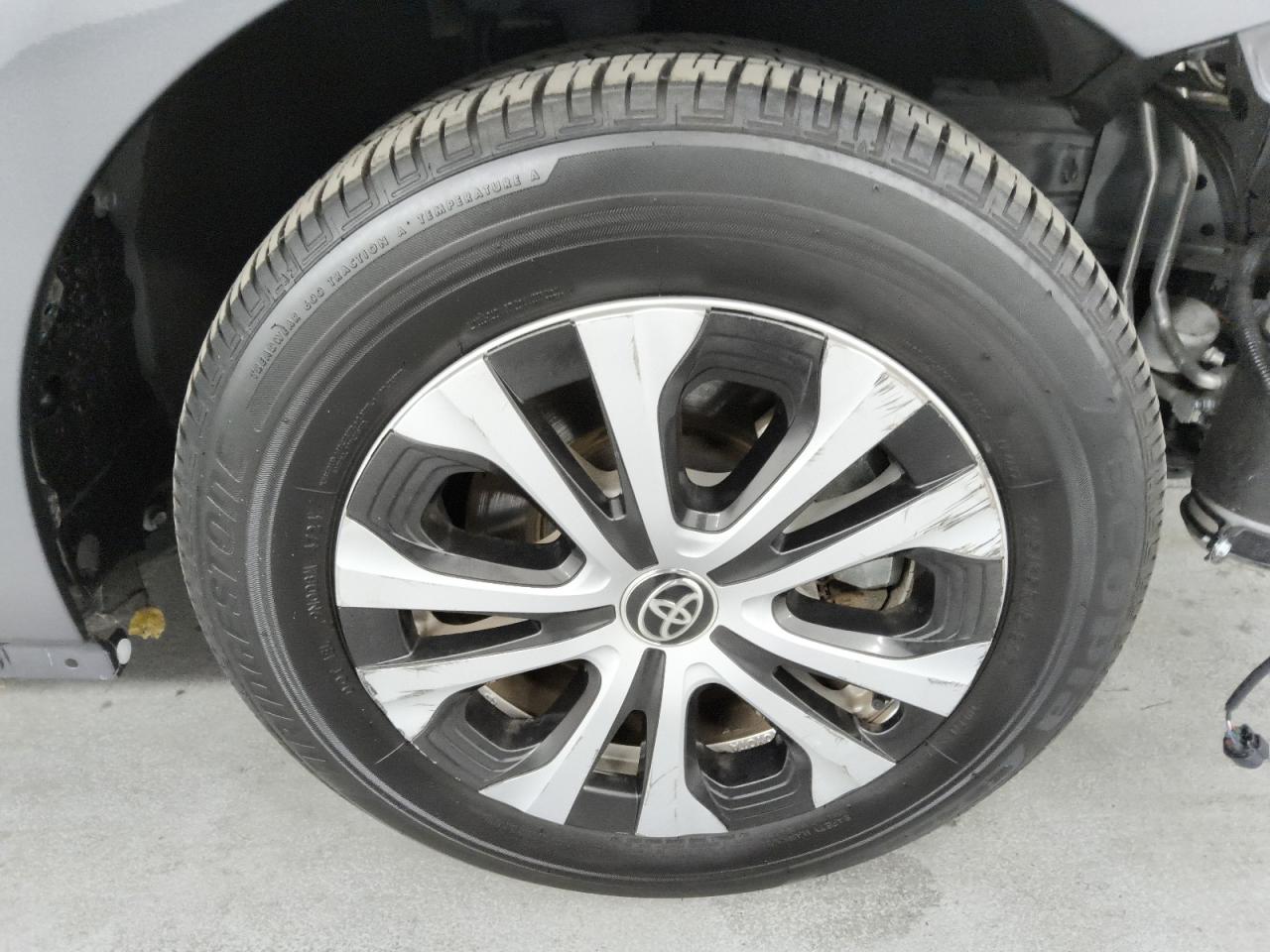2022 Toyota Prius Prime Xle Серый vin: JTDKAMFP0N3219502 Damage: Right Front Wheel, Curb Rash, > 12 Inches