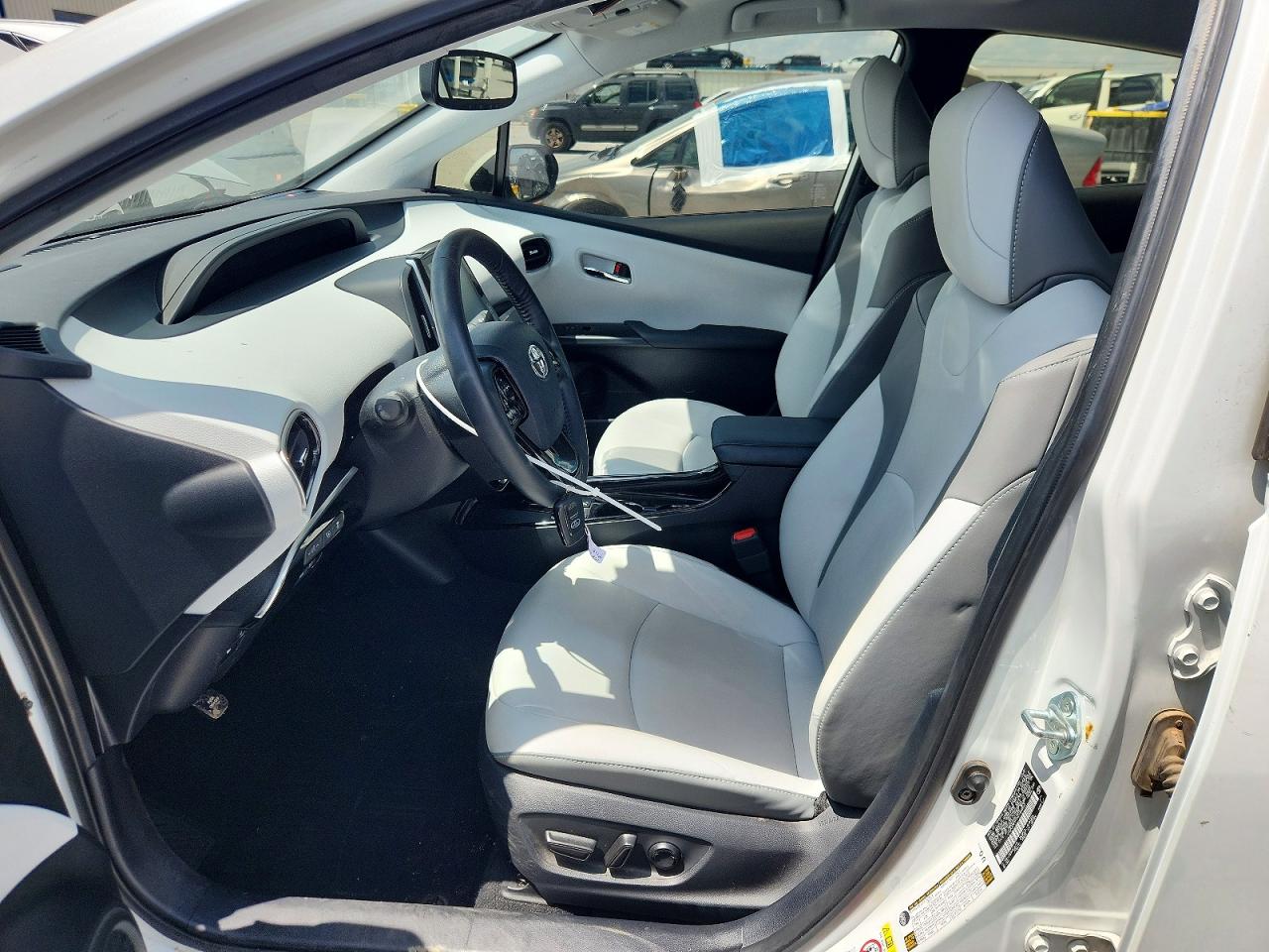 2021 Toyota Prius Prime Limited White vin: JTDKAMFP1M3189263