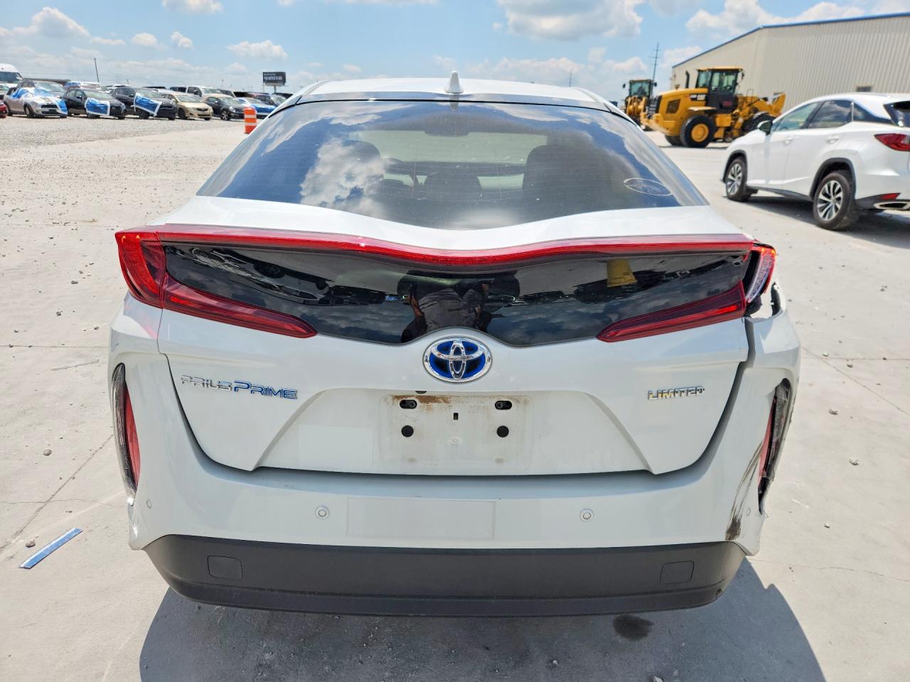 2021 Toyota Prius Prime Limited White vin: JTDKAMFP1M3189263