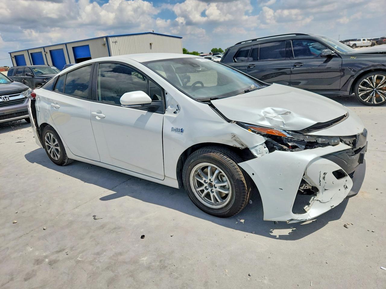 2021 Toyota Prius Prime Limited White vin: JTDKAMFP1M3189263