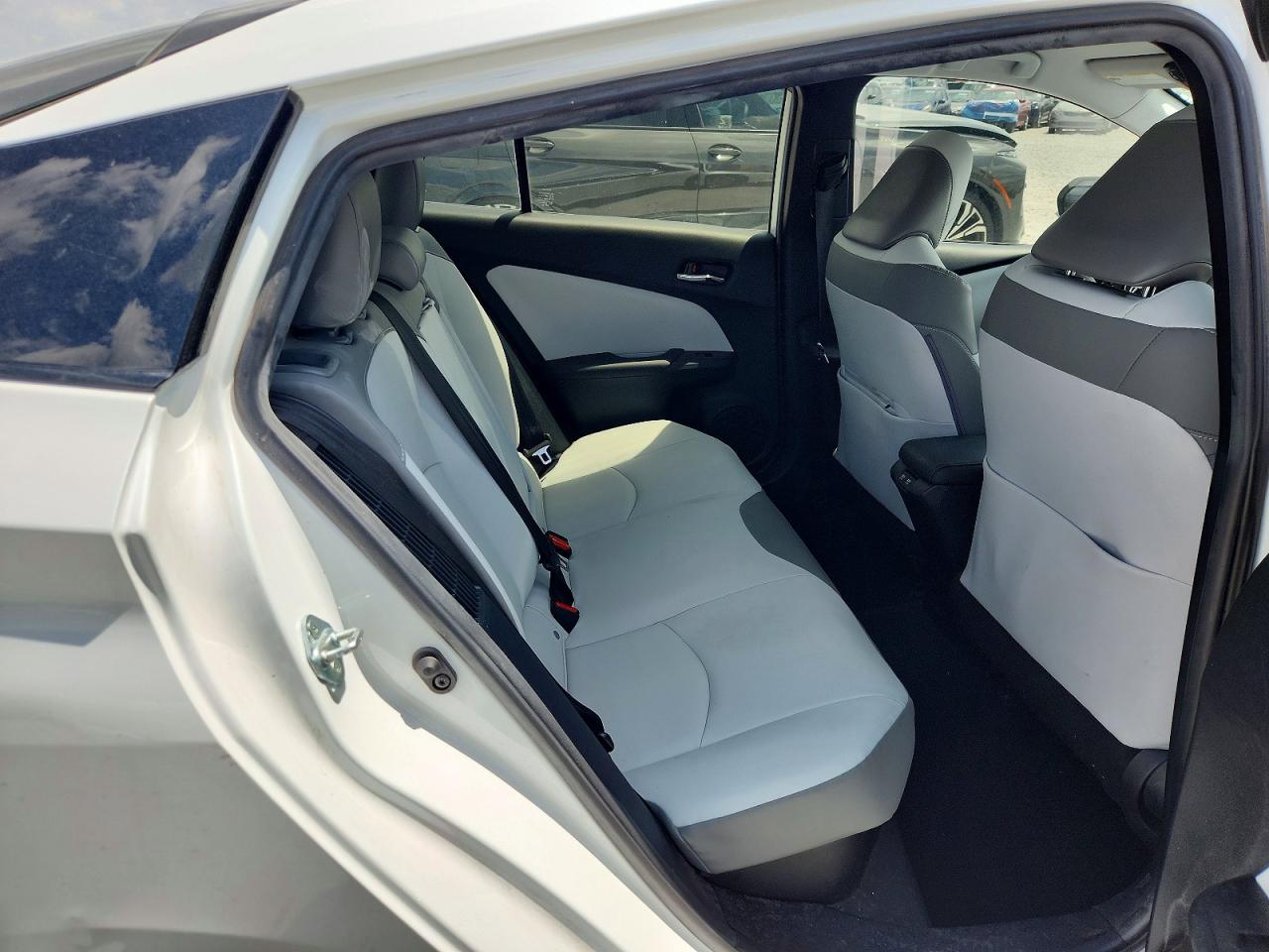 2021 Toyota Prius Prime Limited White vin: JTDKAMFP1M3189263