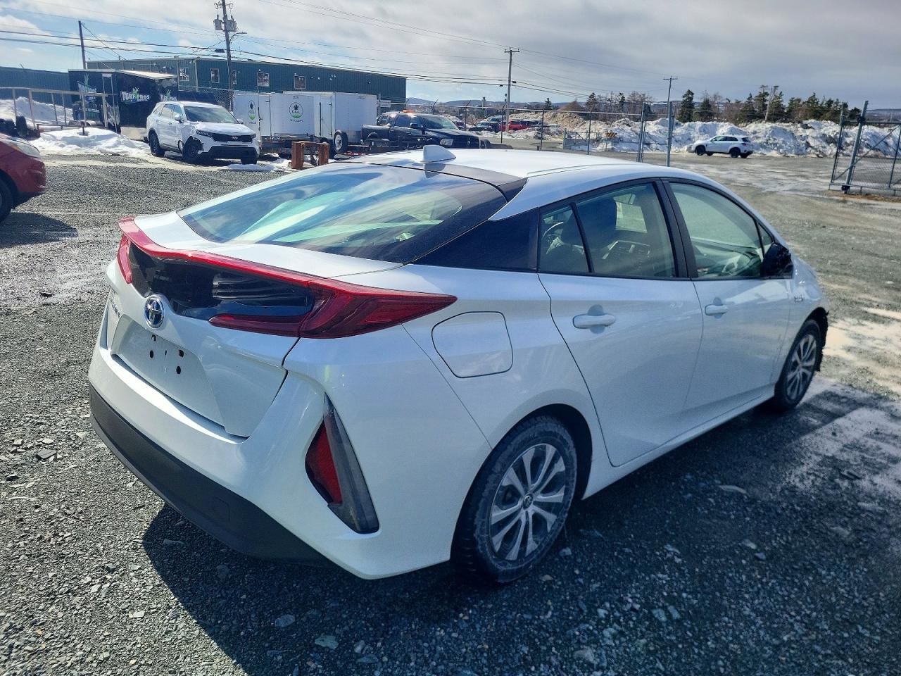 2021 Toyota Prius Prime 5dr White vin: JTDKAMFP4M3175924