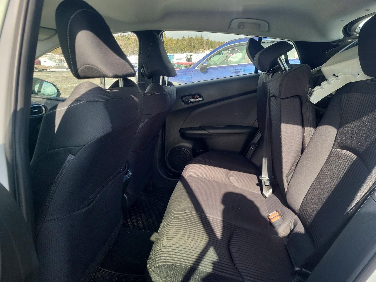 2021 Toyota Prius Prime 5dr White vin: JTDKAMFP4M3175924