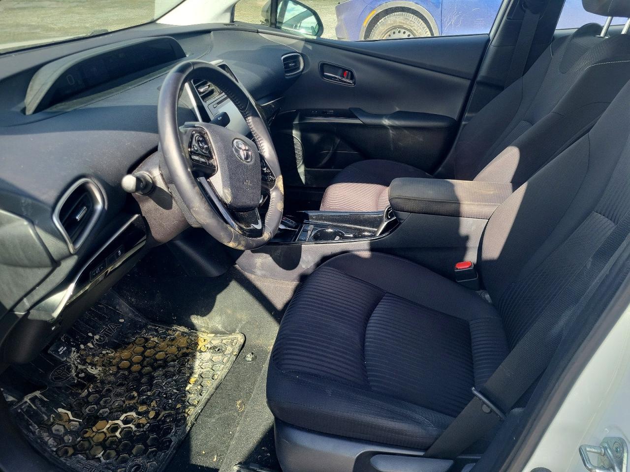 2021 Toyota Prius Prime 5dr White vin: JTDKAMFP4M3175924