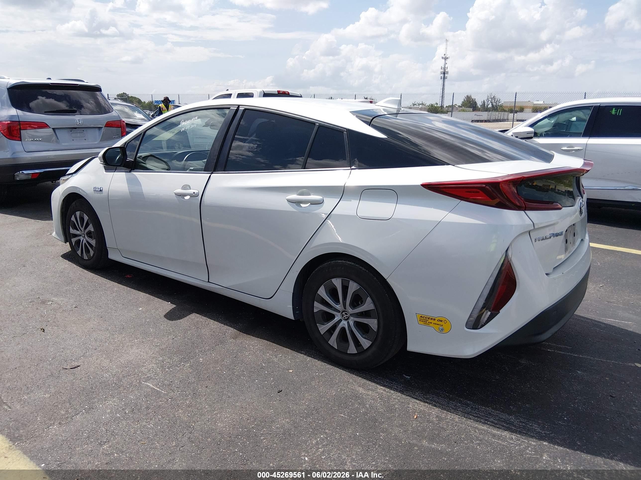 2021 Toyota Prius Prime Xle White vin: JTDKAMFP7M3183547